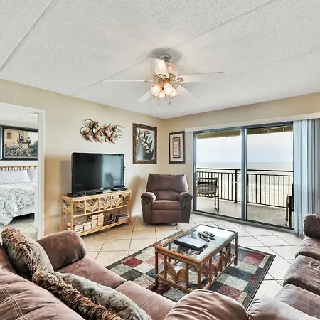 Oceanfront Windjammer Getaway